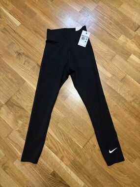 Nike Women’s Black Logo Leggings
